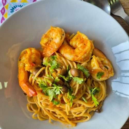 Tom yum prawn spaghetti